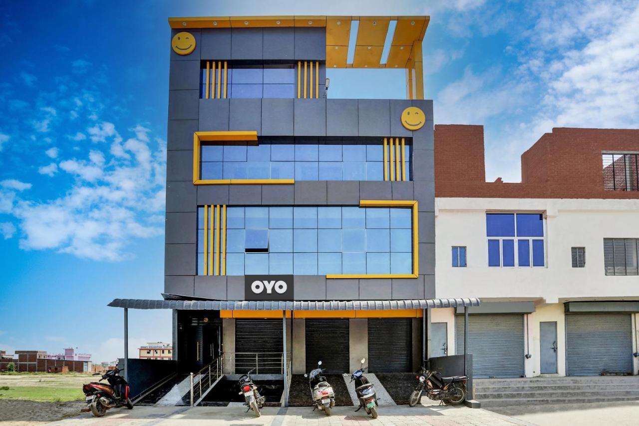 Hotel O Amantran Канпур Екстериор снимка